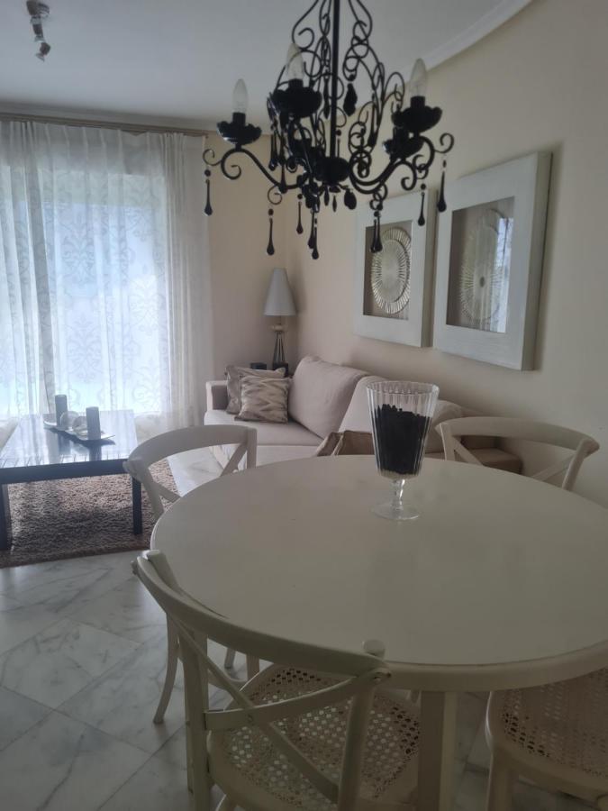 Elegant 2-Bedroom Apartment In Benidorm With Private Pool And Scenic Garden Views Cala de Finestrat Esterno foto